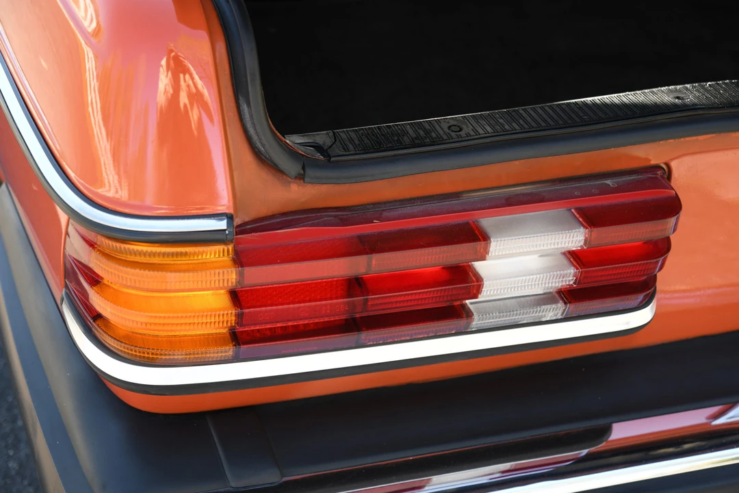 1977 Mercedes-Benz W123 Sedan - Image 27 of 31