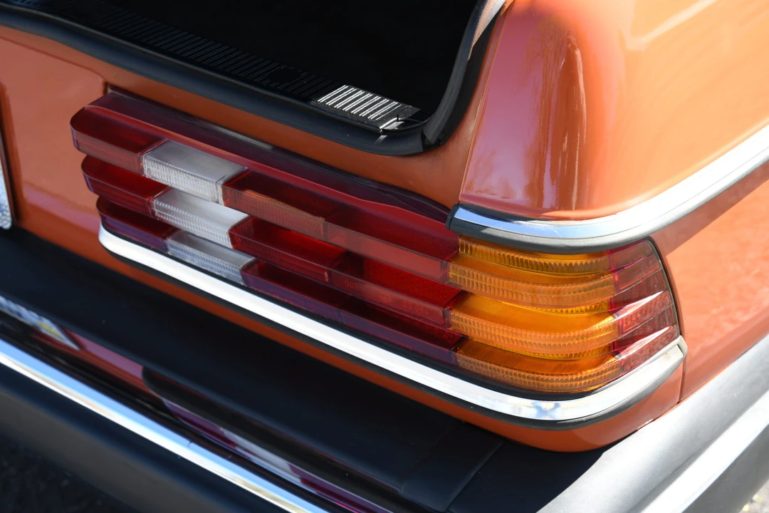 1977 Mercedes-Benz W123 Sedan - Image 26 of 31