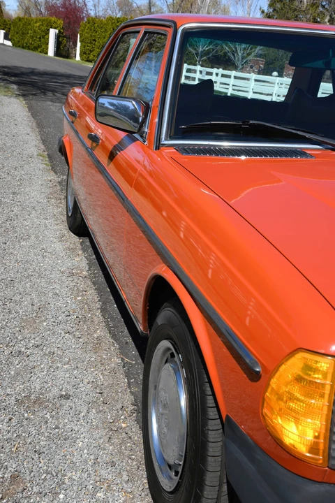 1977 Mercedes-Benz W123 Sedan - Image 13 of 31
