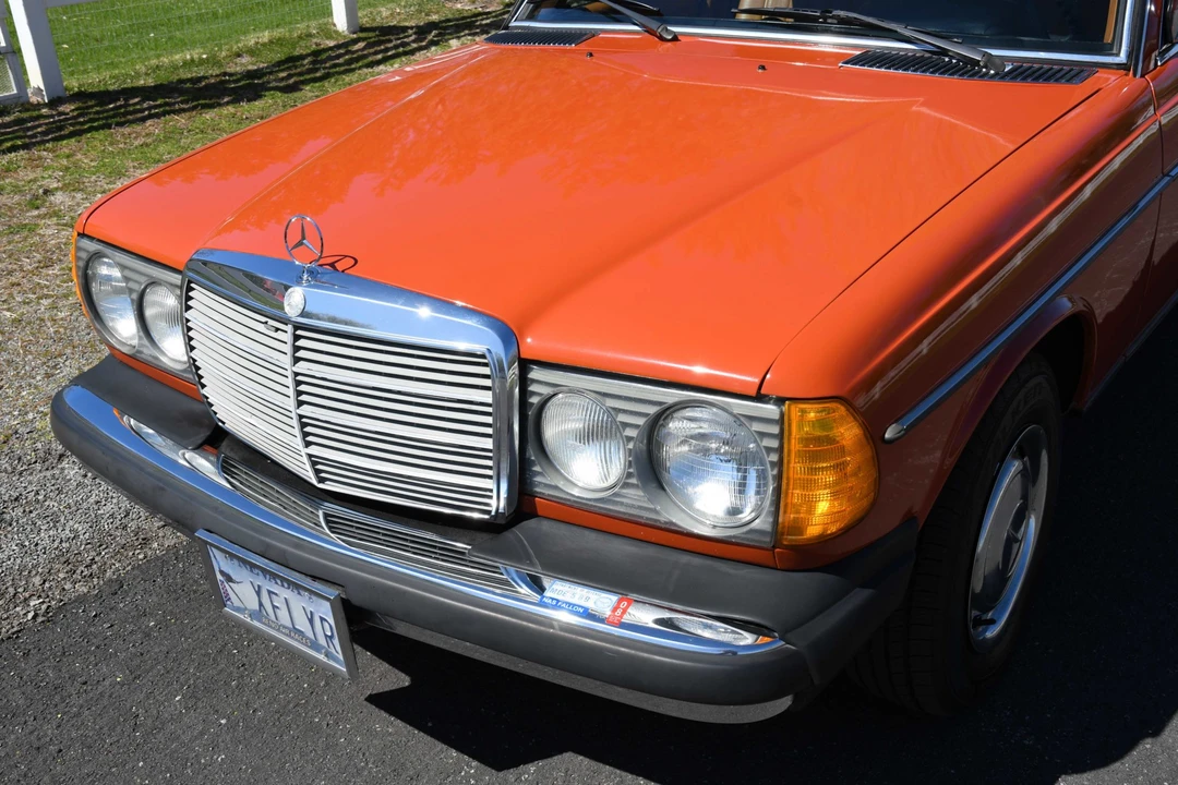 1977 Mercedes-Benz W123 Sedan - Image 9 of 31