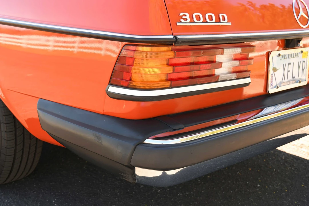 1977 Mercedes-Benz W123 Sedan - Image 22 of 31