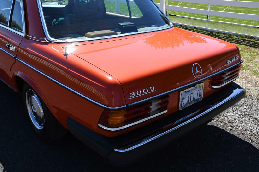 1977 Mercedes-Benz W123 Sedan - Image 16 of 31