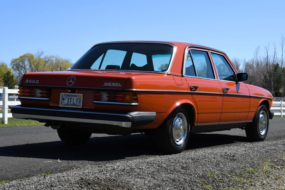 1977 Mercedes-Benz W123 Sedan - Image 7 of 31