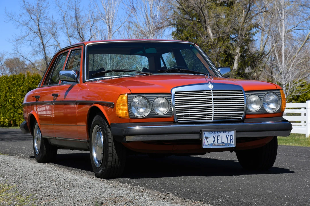 1977 Mercedes-Benz W123 Sedan - Image 2 of 31