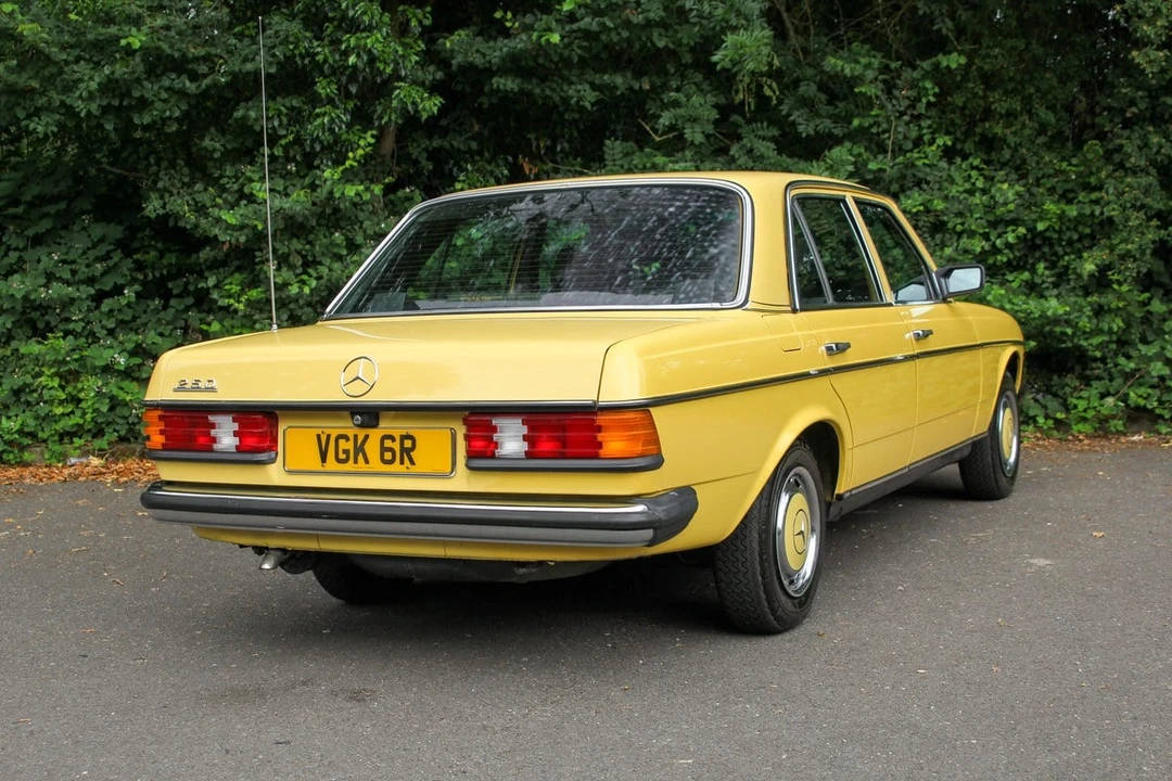 1977 Mercedes-Benz W123 Sedan - Image 19 of 30