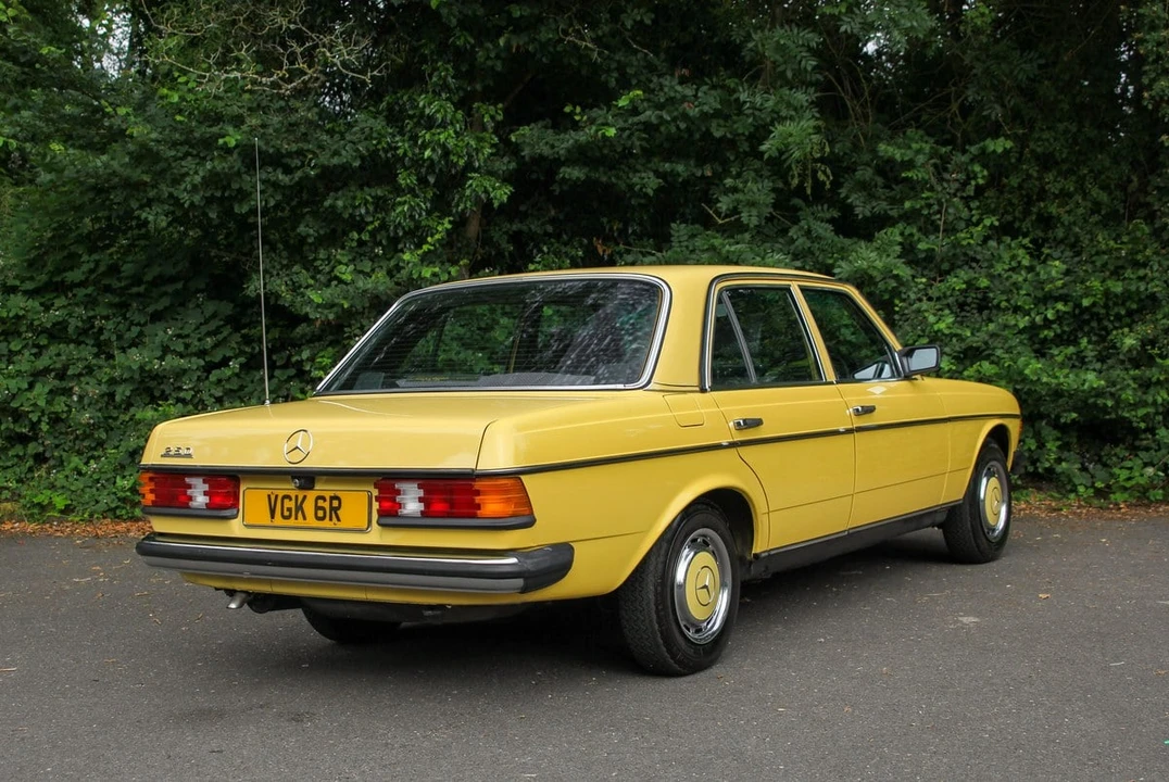 1977 Mercedes-Benz W123 Sedan - Image 22 of 30