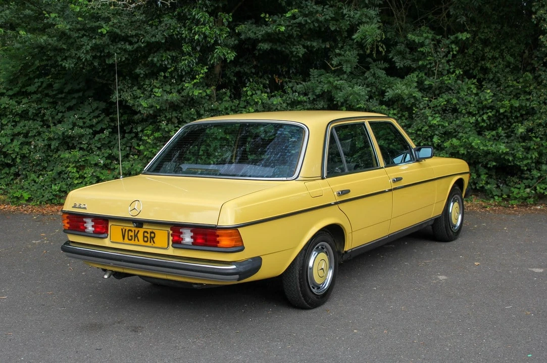 1977 Mercedes-Benz W123 Sedan - Image 8 of 30
