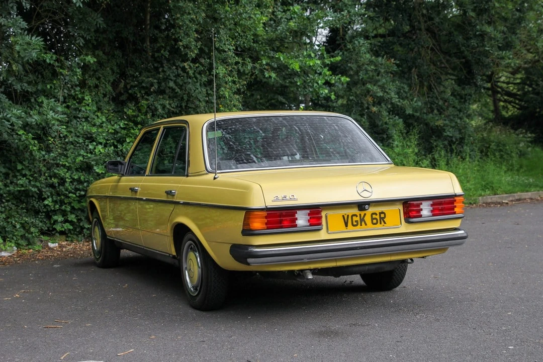 1977 Mercedes-Benz W123 Sedan - Image 23 of 30