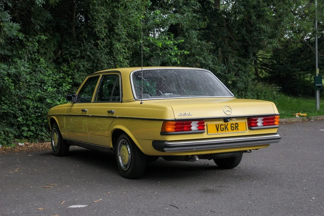 1977 Mercedes-Benz W123 Sedan - Image 21 of 30