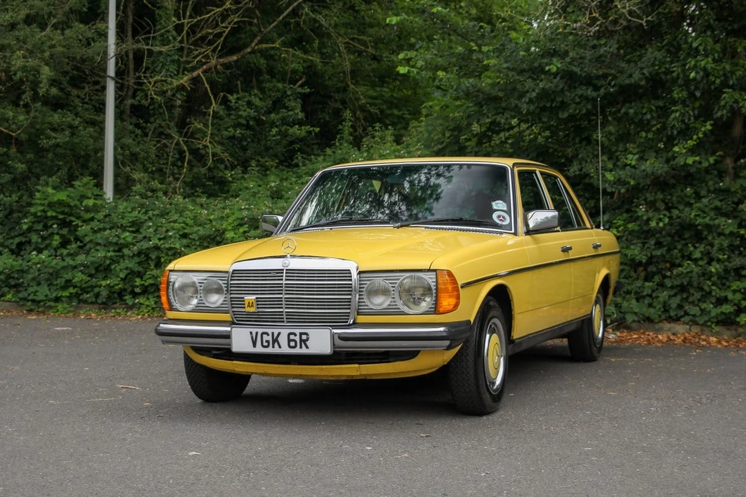 1977 Mercedes-Benz W123 Sedan - Image 13 of 30