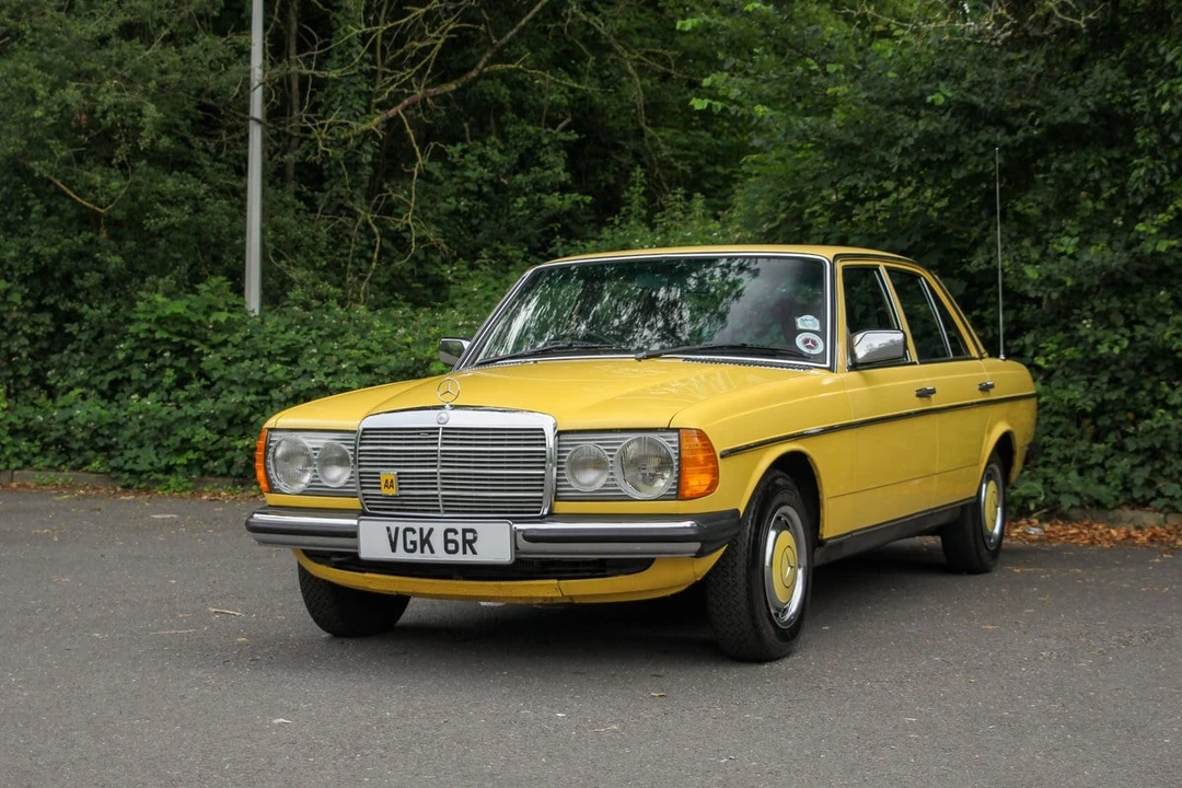 1977 Mercedes-Benz W123 Sedan - Image 12 of 30