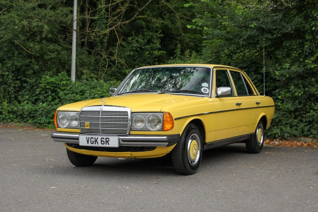 1977 Mercedes-Benz W123 Sedan - Image 17 of 30