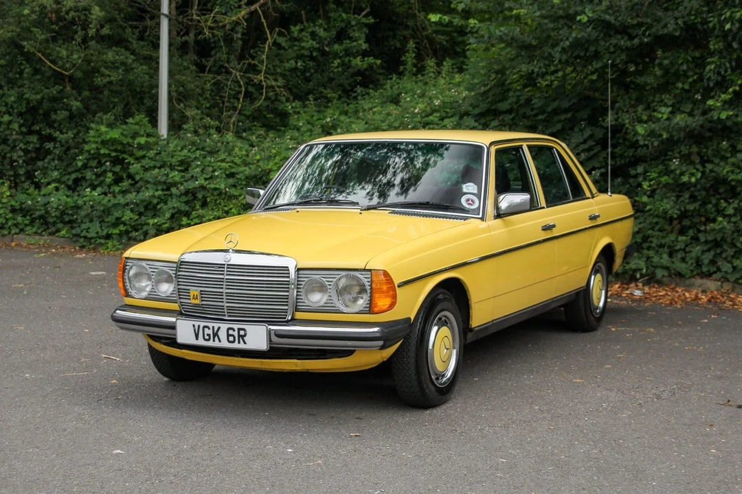 1977 Mercedes-Benz W123 Sedan - Image 2 of 30