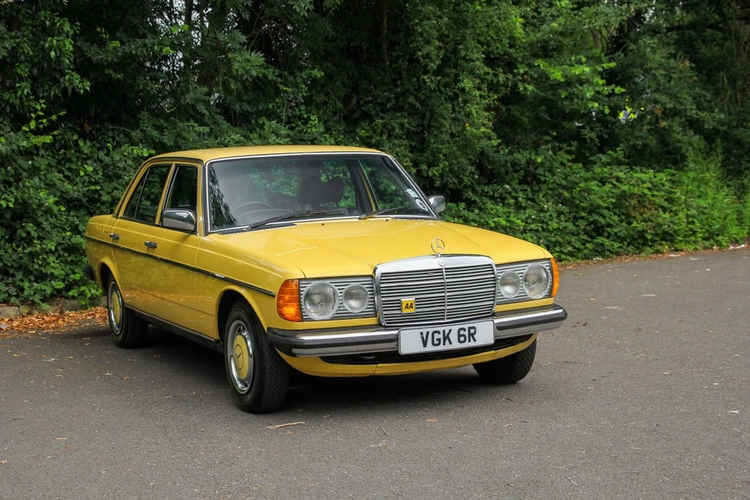 1977 Mercedes-Benz W123 Sedan - Image 20 of 30