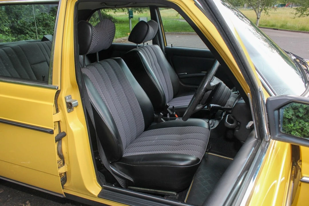 1977 Mercedes-Benz W123 Sedan - Image 10 of 30