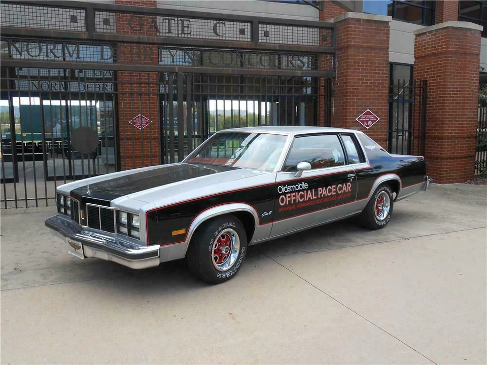 1977 Oldsmobile 88 - Image 2 of 5