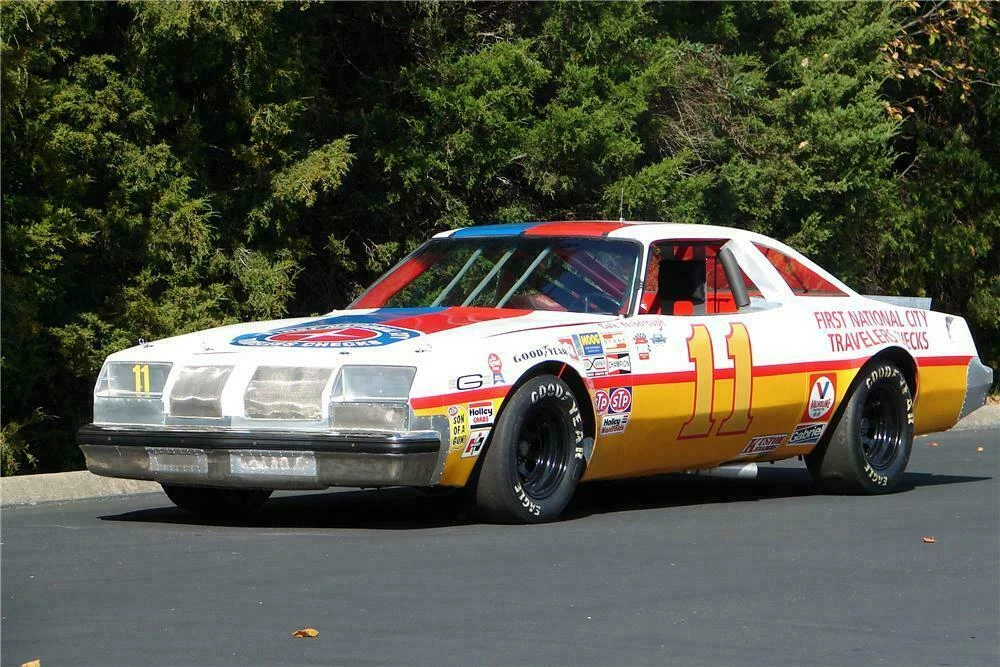 1977 Oldsmobile Cutlass 4th Gen - Image 2 of 4