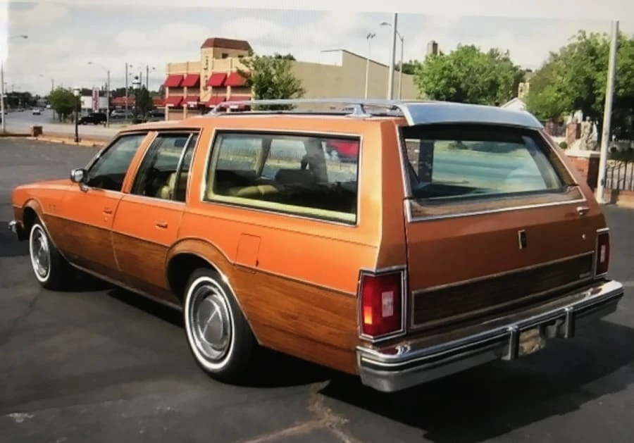 1977 Oldsmobile Custom Cruiser - Image 2 of 4