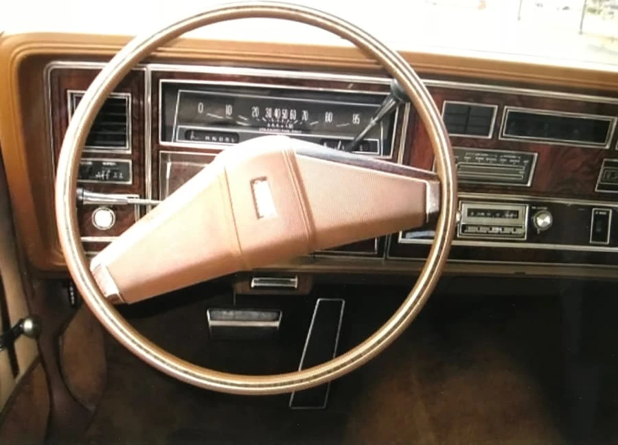 1977 Oldsmobile Custom Cruiser - Image 3 of 4