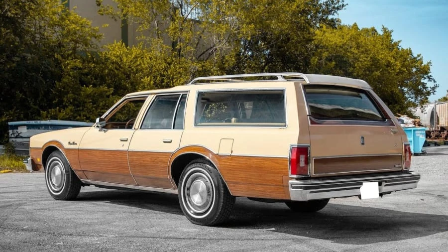 1977 Oldsmobile Custom Cruiser - Image 2 of 13