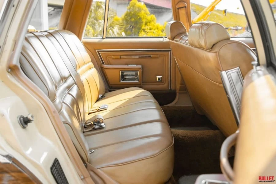 1977 Oldsmobile Custom Cruiser - Image 5 of 13