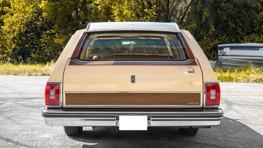 1977 Oldsmobile Custom Cruiser - Image 13 of 13