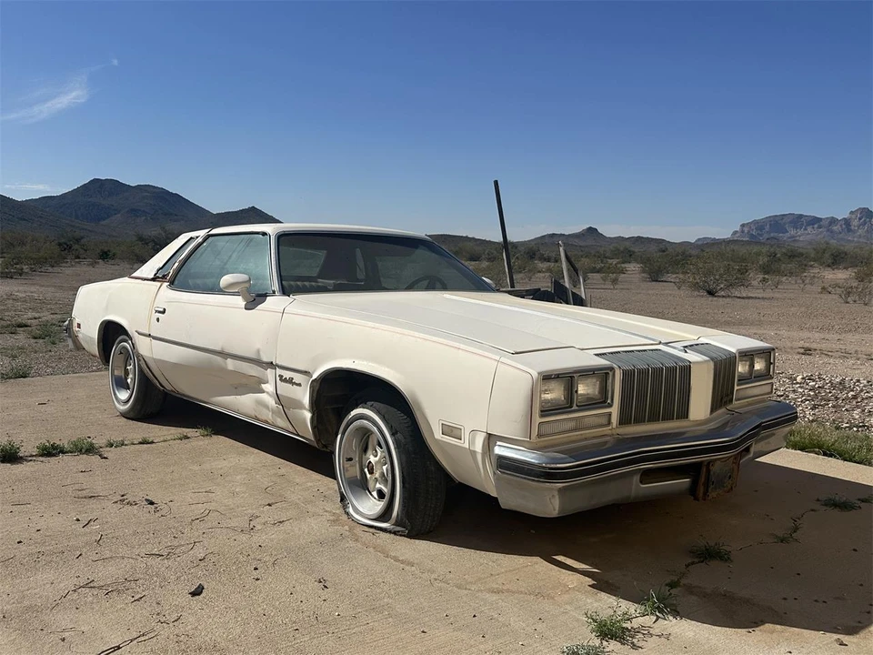 1977 Oldsmobile Cutlass 4th Gen - Image 2 of 19