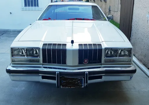 1977 Oldsmobile Cutlass Supreme Brougham