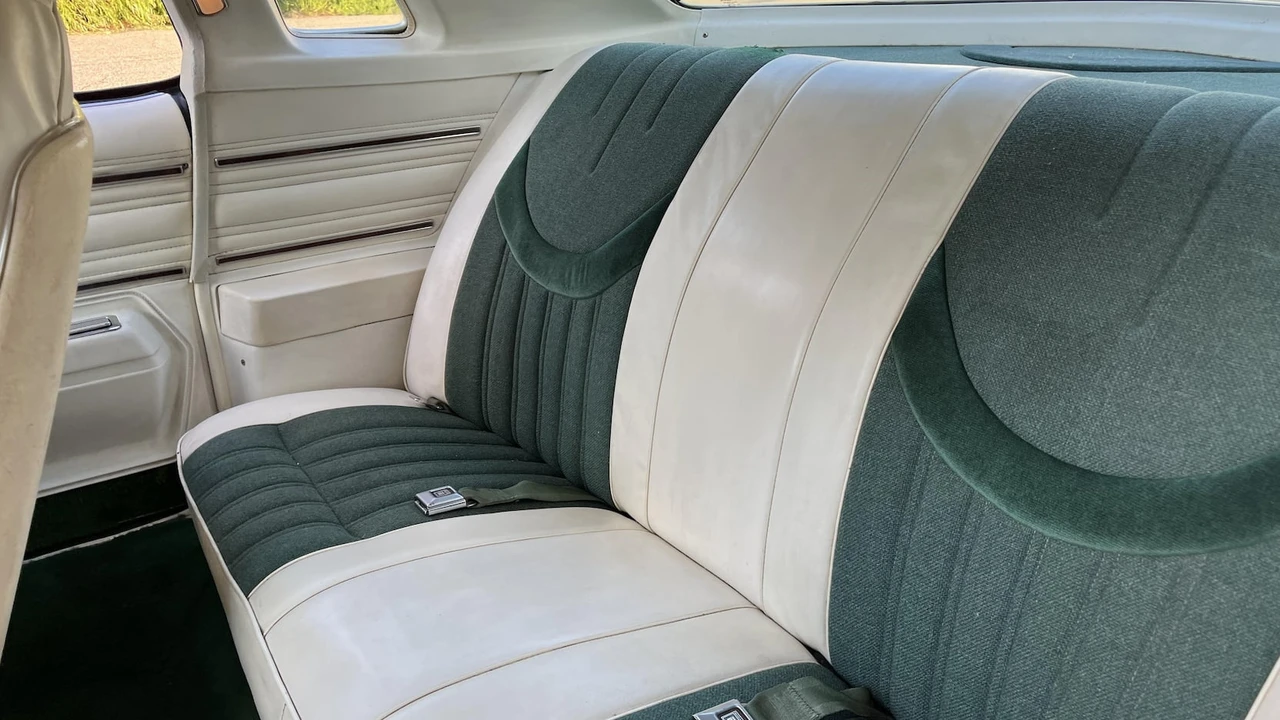 1977 Oldsmobile Cutlass 4th Gen - Image 5 of 25