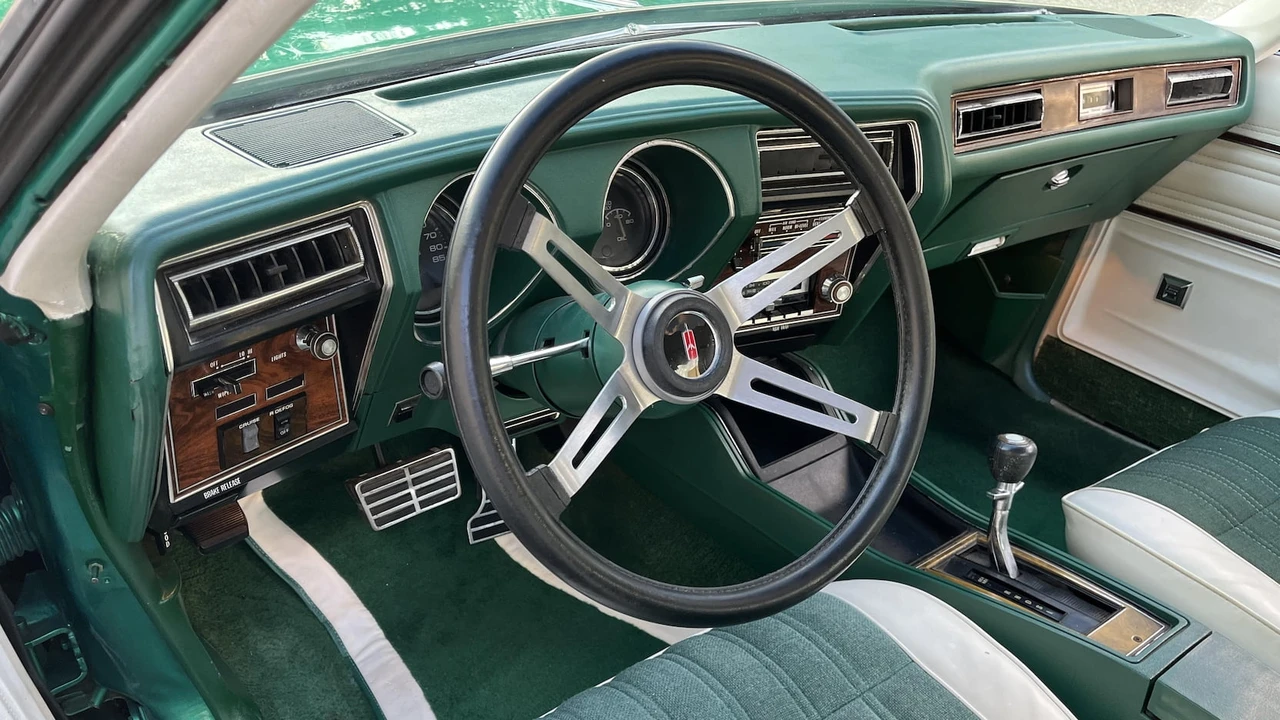 1977 Oldsmobile Cutlass 4th Gen - Image 11 of 25
