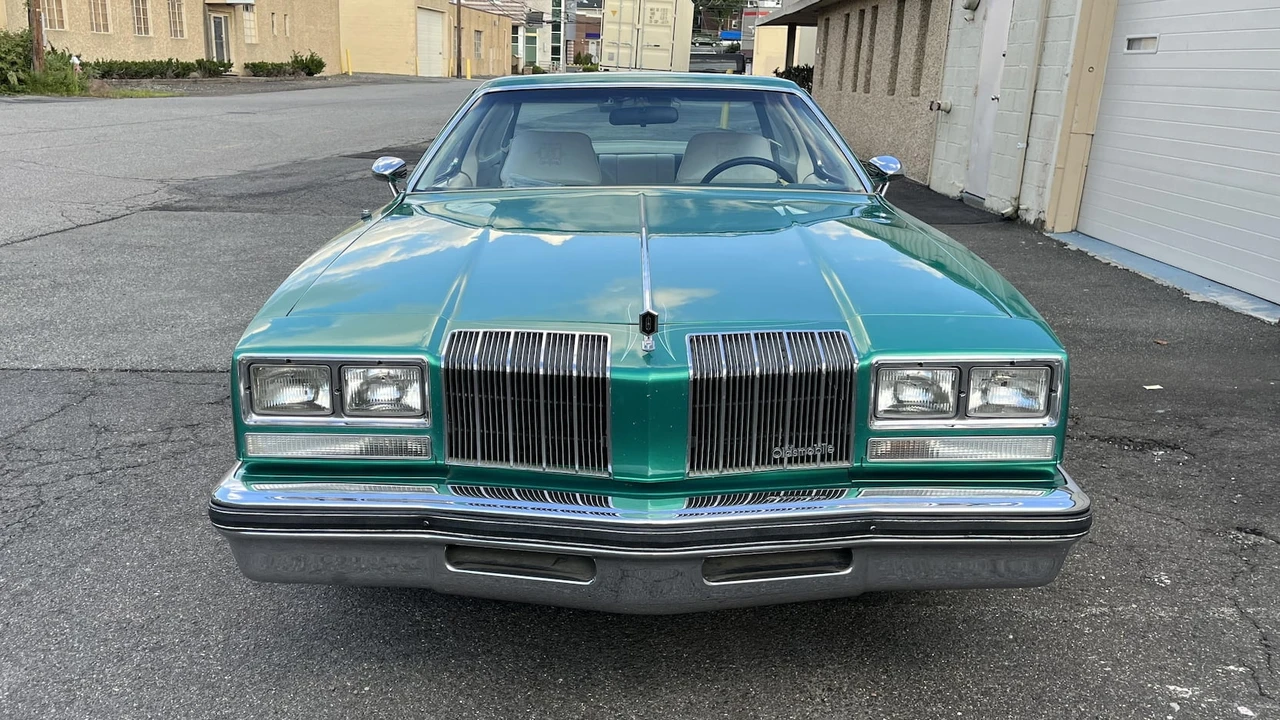 1977 Oldsmobile Cutlass 4th Gen - Image 21 of 25