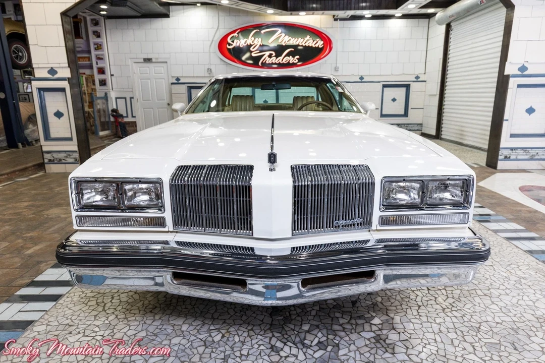 1977 Oldsmobile Cutlass 4th Gen - Image 9 of 21