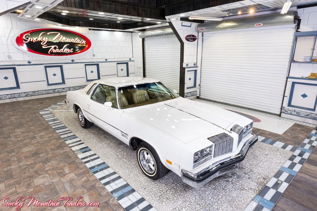 1977 Oldsmobile Cutlass 4th Gen - Image 13 of 21