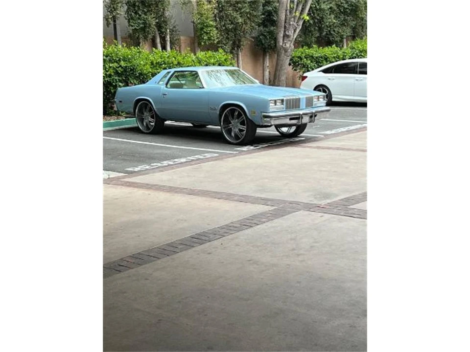 1977 Oldsmobile Cutlass 4th Gen - Image 3 of 4