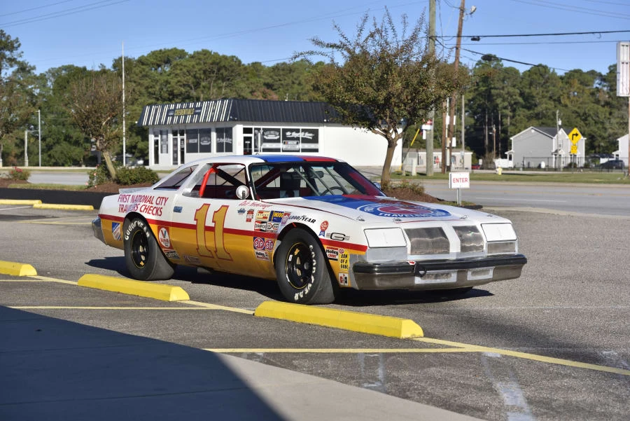 1977 Oldsmobile Cutlass 4th Gen - Image 21 of 31