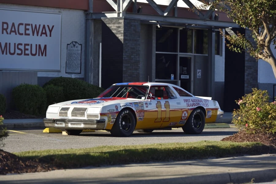 1977 Oldsmobile Cutlass 4th Gen - Image 17 of 31