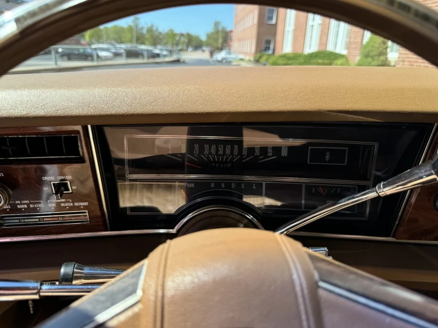 1977 Oldsmobile Toronado - Image 4 of 10