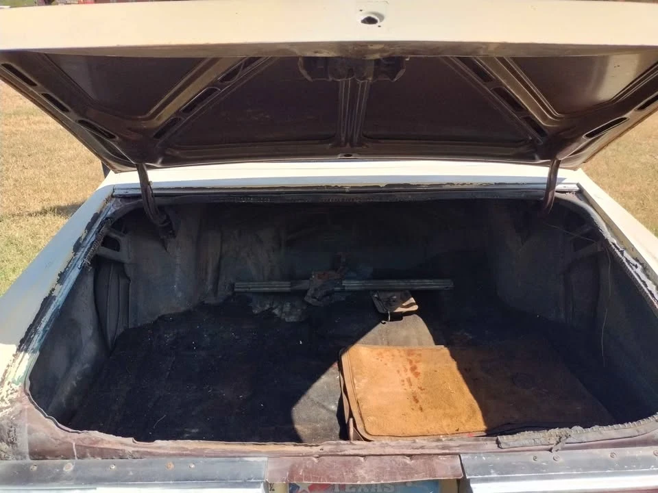 1977 Oldsmobile 88 - Image 10 of 18