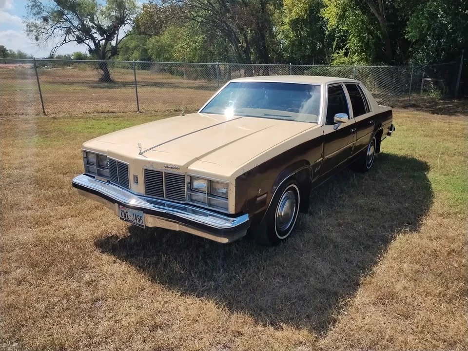 1977 Oldsmobile 88 - Image 2 of 18