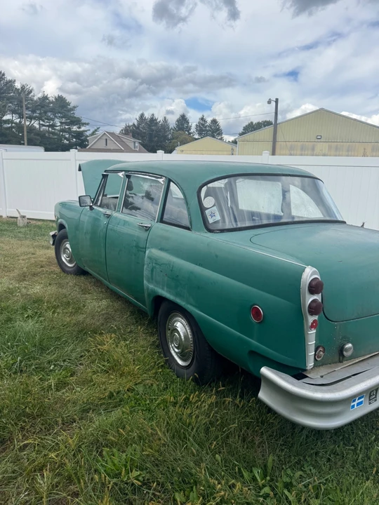 1977 Checker - Image 2 of 17