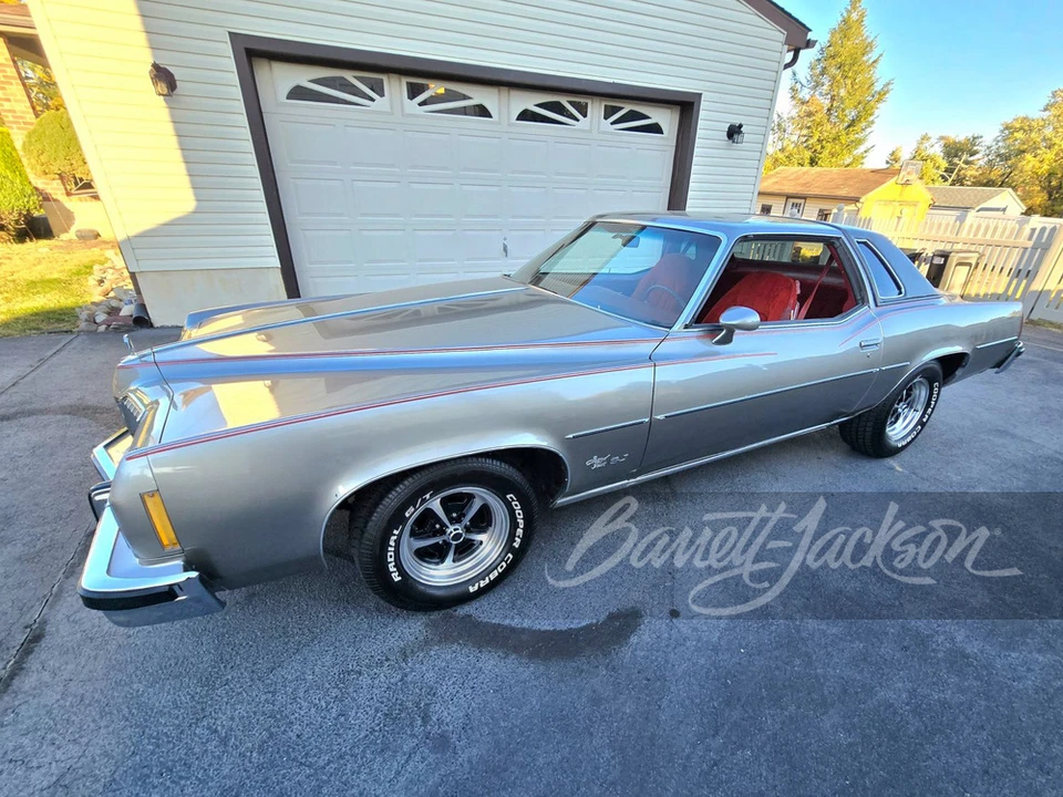 1977 Pontiac Grand Prix 3rd+ Gen - Image 9 of 11