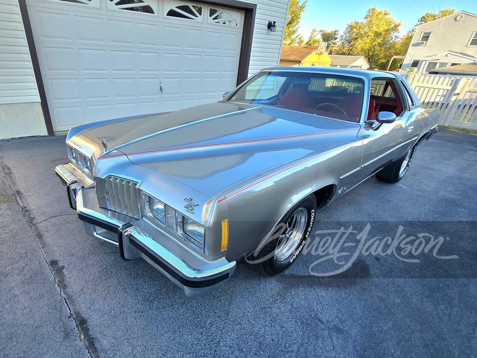 1977 Pontiac Grand Prix 3rd+ Gen - Image 8 of 11
