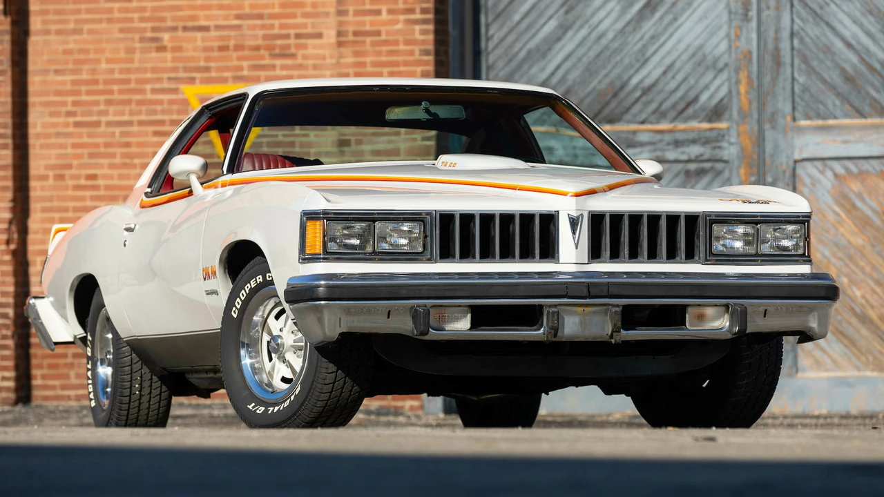 1977 Pontiac LeMans 4th+ Gen - Image 12 of 31