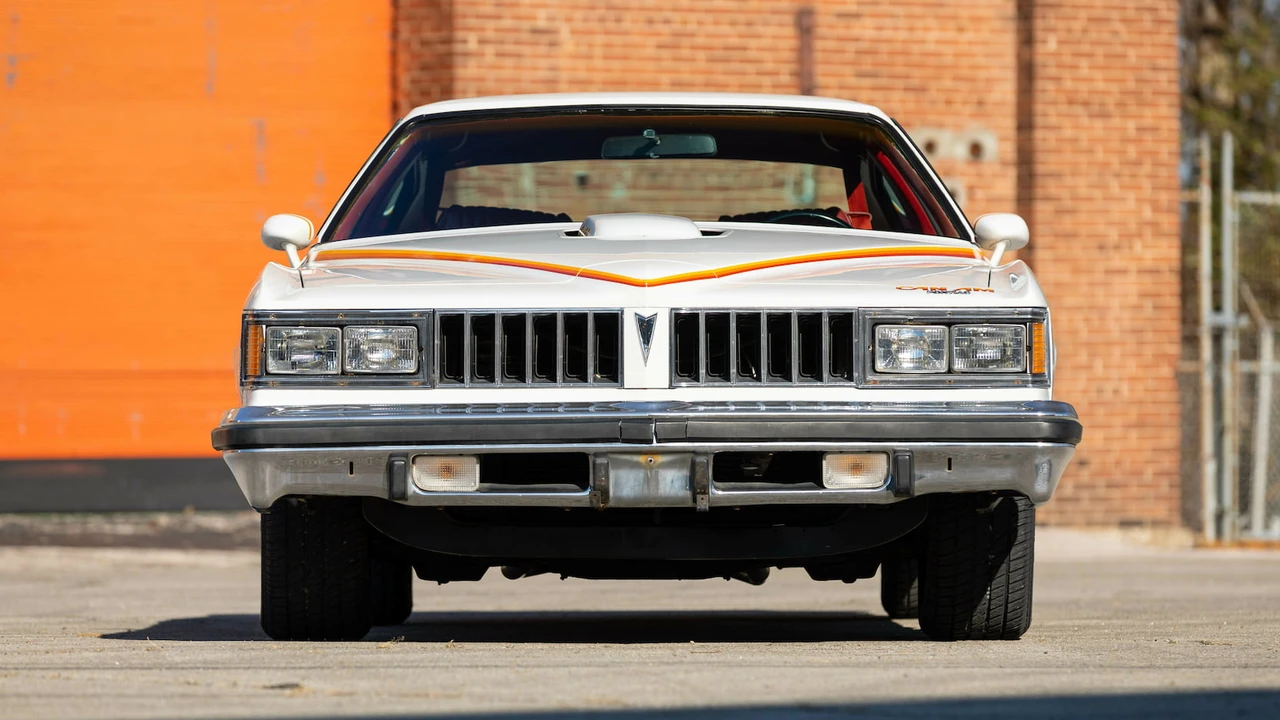 1977 Pontiac LeMans 4th+ Gen - Image 14 of 31
