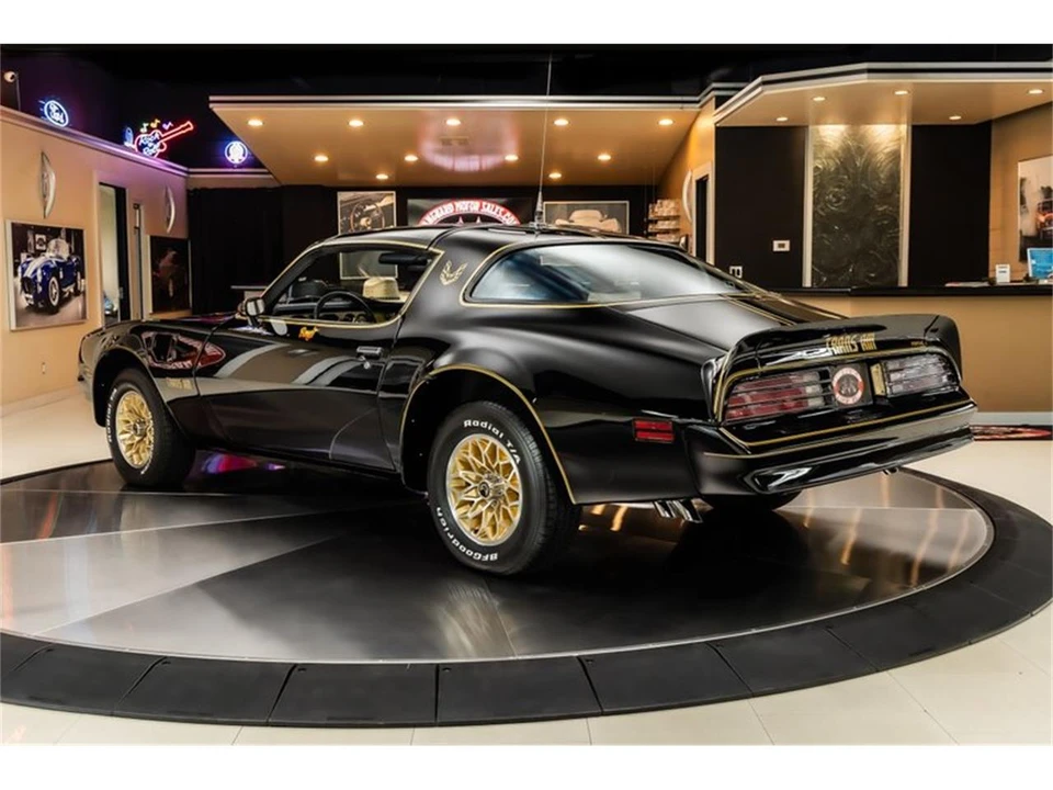 1977 Pontiac Firebird 2nd Gen - Image 17 of 31