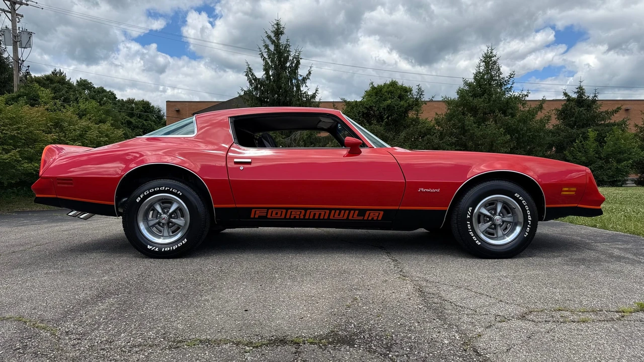1977 Pontiac Firebird Formula 2nd Gen - Image 15 of 31