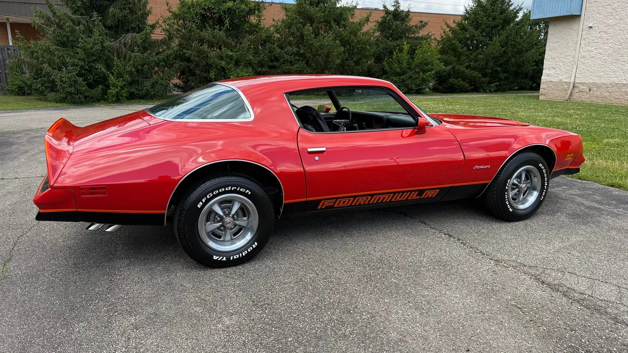 1977 Pontiac Firebird Formula 2nd Gen - Image 17 of 31