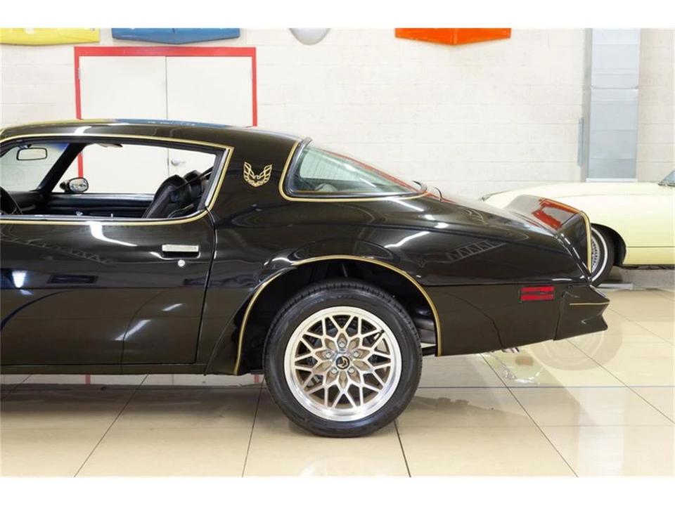 1977 Pontiac Firebird Trans Am 2nd Gen - Image 7 of 31