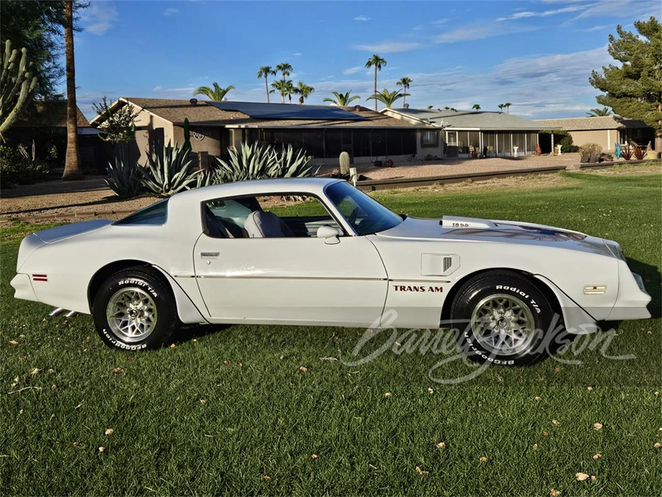 1977 Pontiac Firebird Trans Am 2nd Gen - Image 2 of 5