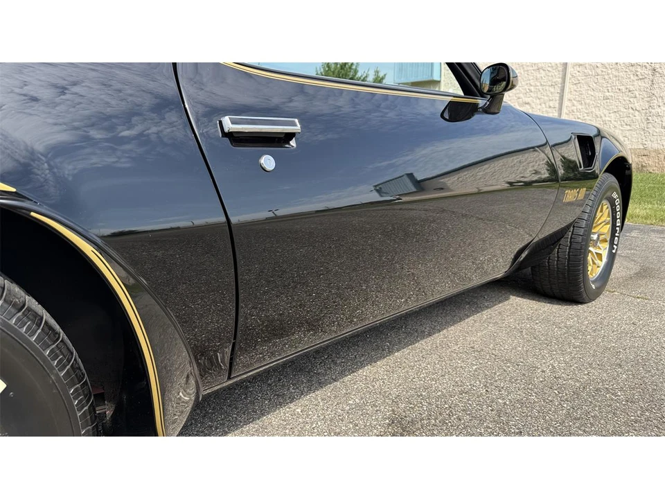 1977 Pontiac Firebird Trans Am 2nd Gen - Image 17 of 31